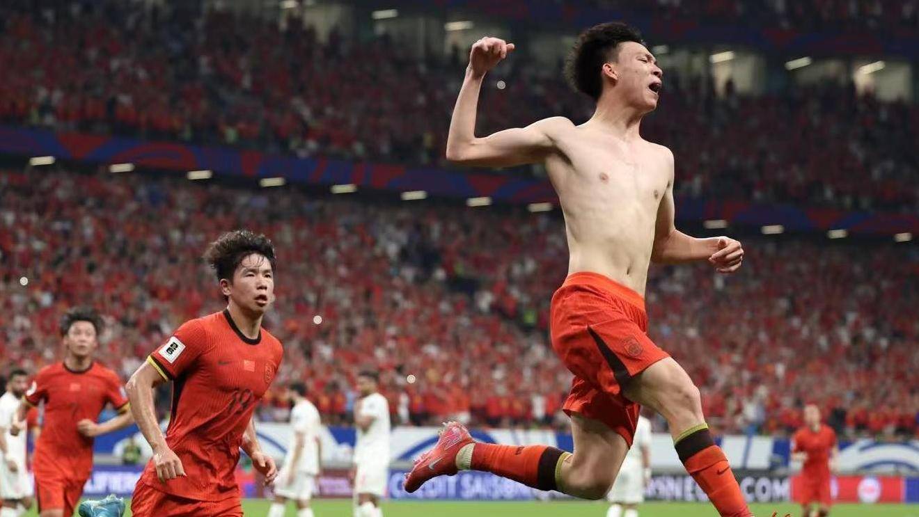 国足东亚杯名单：王钰栋刘诚宇在列 蒯纪闻首次入选