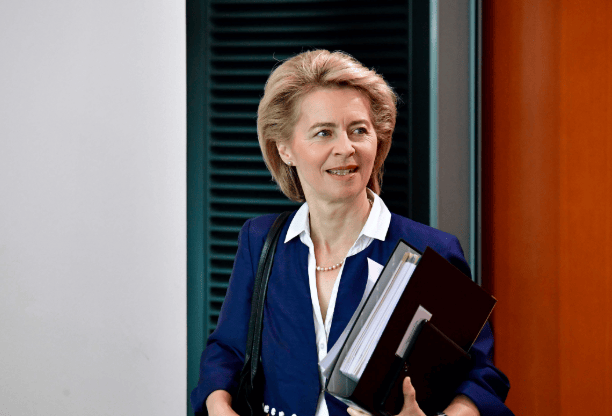 踏上访华飞机前,先给中国下马威?制裁名单出炉,中方被惹怒:必将反击