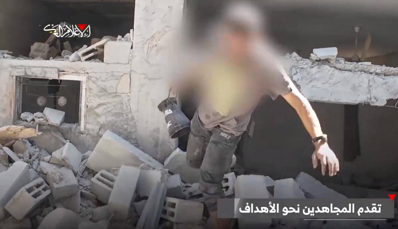 温压弹深夜凌空爆炸,以色列要打,敢死队奉陪到底:炸弹突袭坦克