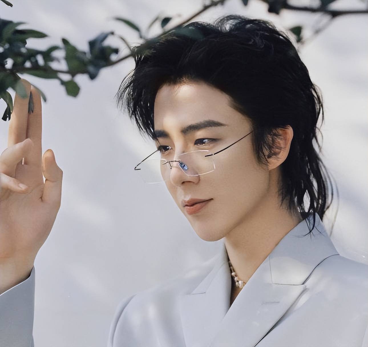 考古|刘宇宁辟谣与祝绪丹恋情，曾当过厨师住地下室，如今搭遍各顶流女星逆袭成顶流