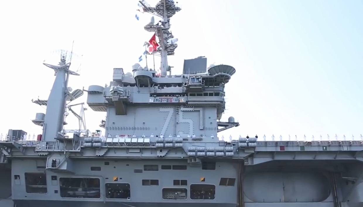 特朗普越查越后怕， 美军航母上全是“中国制造”，美军"去中国化"陷入尴尬境地！