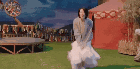 娱乐圈最红的女人,56岁了!