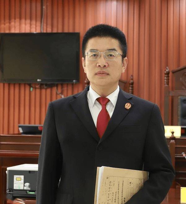 秦岭脚下二十年如一日健身晨跑的他,以自律、温度与力量滋养法治年轮