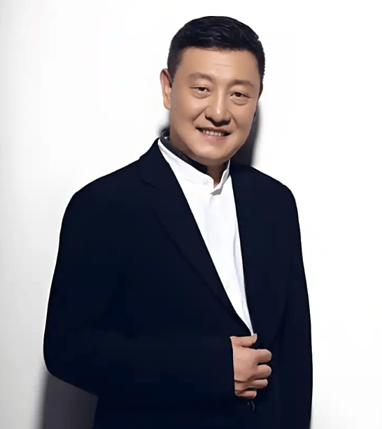 57岁韩磊遭网友控诉出轨致其怀孕后失联，最新回应：已报警，将发声明