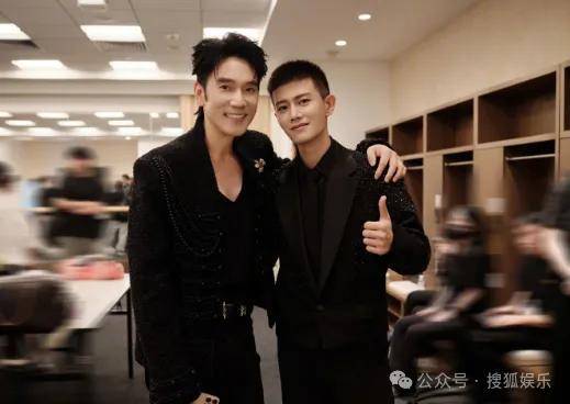 这场晚会台下简直是追星现场,名场面太多了吧?