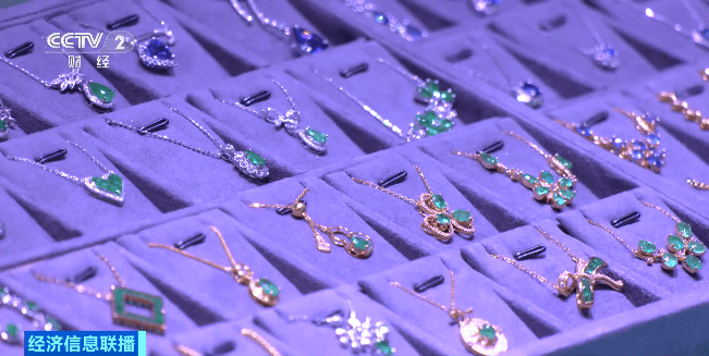 彩色珍珠受追捧 异形设计出圈 水晶消费热持续升温