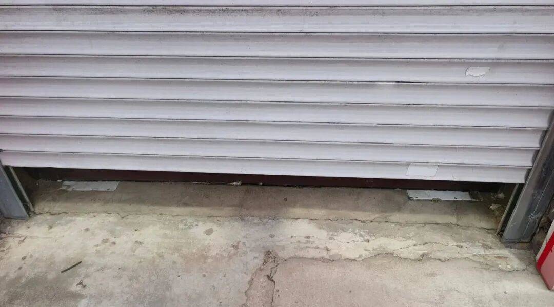 男子偷300张“刮刮乐”后连夜出逃，还玩“车票障眼法”，民警3分钟极限抓捕！