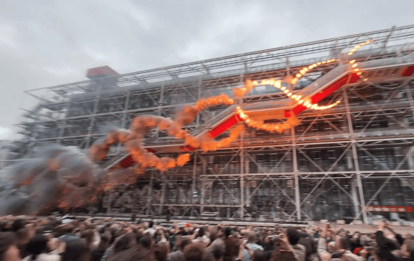 蔡国强在巴黎再办烟花秀，当地艺术展会宣布取消与蔡国强对话活动，活动信息从官网撤下